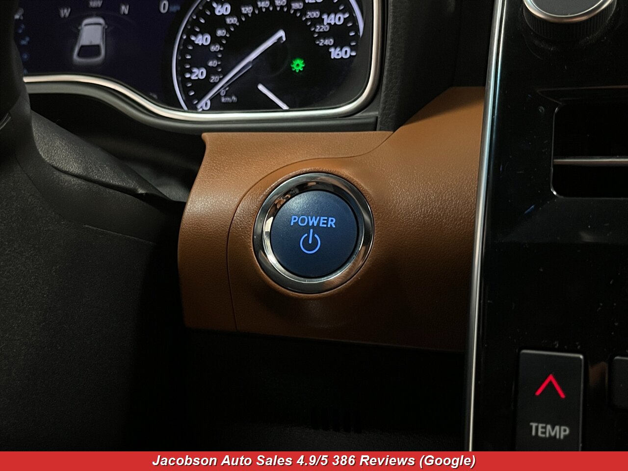 2020 Toyota Avalon Hybrid Limited - Photo 11 - Oshkosh, WI 54901