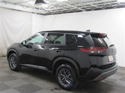 2023 Nissan Rogue S AWD   - Photo 7 - Oshkosh, WI 54901