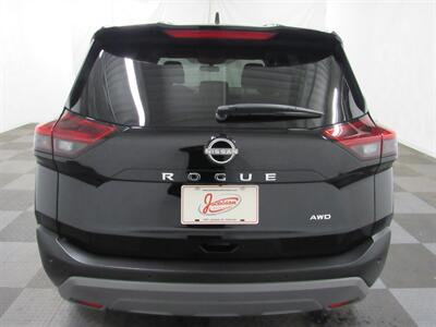 2023 Nissan Rogue S AWD   - Photo 6 - Oshkosh, WI 54901