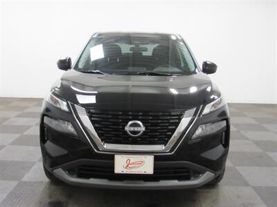 2023 Nissan Rogue S AWD   - Photo 2 - Oshkosh, WI 54901