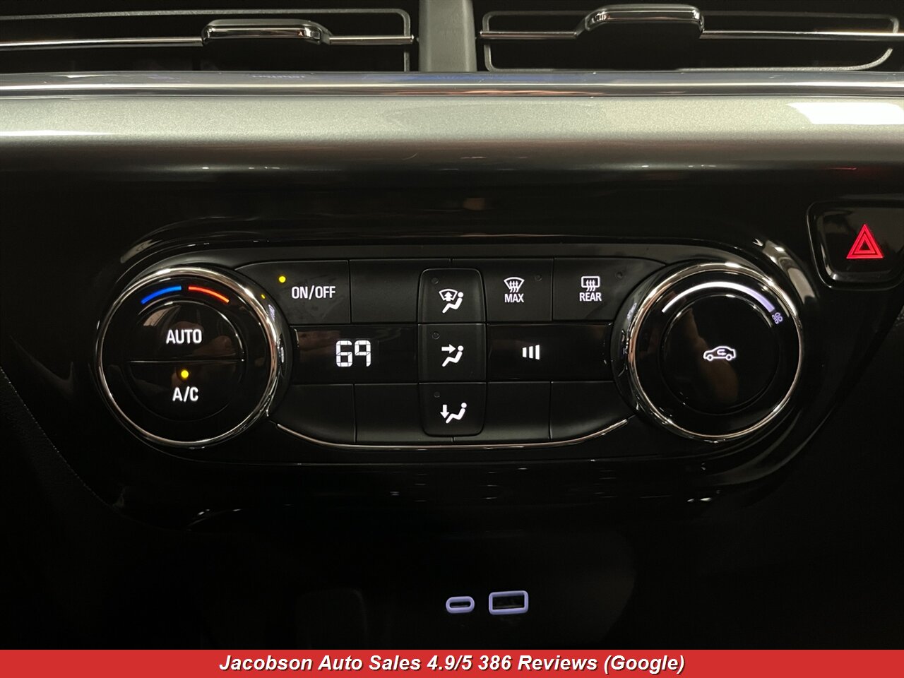 2025 Chevrolet Trax LT - Photo 18 - Oshkosh, WI 54901