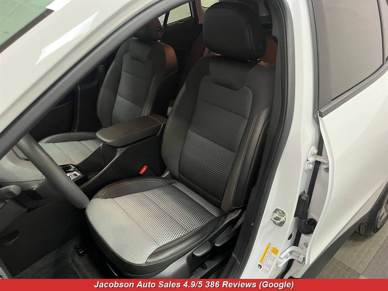 2025 Chevrolet Trax LT - Photo 26 - Oshkosh, WI 54901