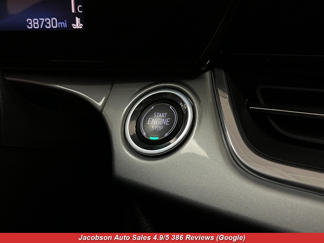 2025 Chevrolet Trax LT - Photo 13 - Oshkosh, WI 54901