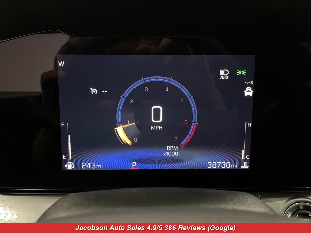 2025 Chevrolet Trax LT - Photo 10 - Oshkosh, WI 54901