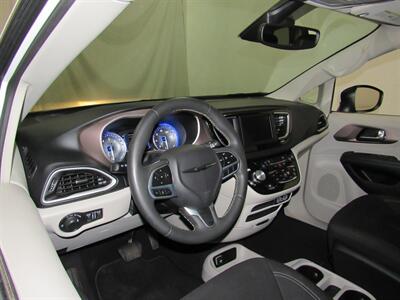 2023 Chrysler Voyager LX   - Photo 20 - Oshkosh, WI 54901