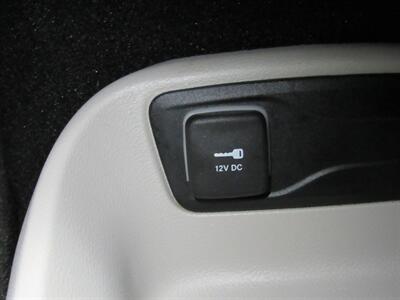 2023 Chrysler Voyager LX   - Photo 46 - Oshkosh, WI 54901