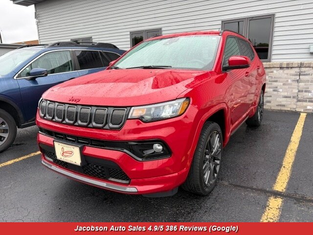 2022 Jeep Compass (Red) Edition 4x4   - Photo 1 - Oshkosh, WI 54901