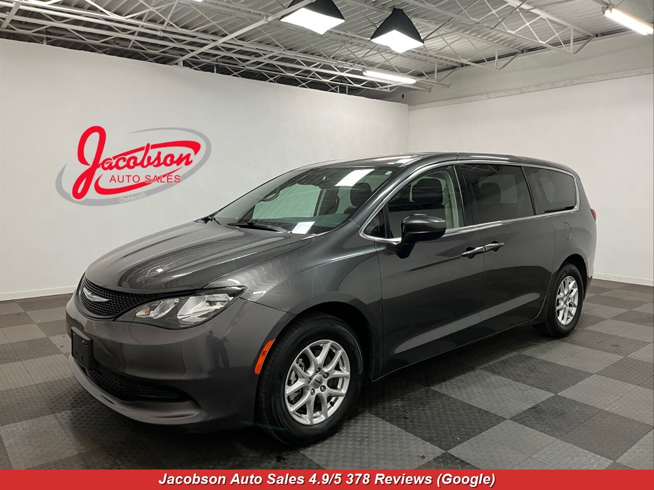 2023 Chrysler Voyager LX - Photo 1 - Oshkosh, WI 54901