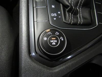 2021 Volkswagen Tiguan SE 4Motion   - Photo 31 - Oshkosh, WI 54901