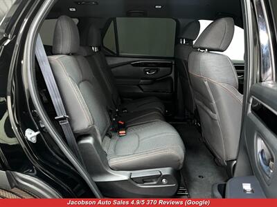 2023 Honda Pilot Sport AWD   - Photo 39 - Oshkosh, WI 54901