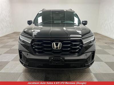 2023 Honda Pilot Sport AWD   - Photo 2 - Oshkosh, WI 54901