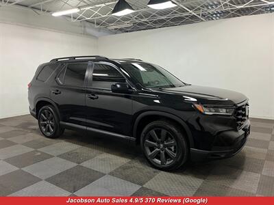 2023 Honda Pilot Sport AWD   - Photo 3 - Oshkosh, WI 54901