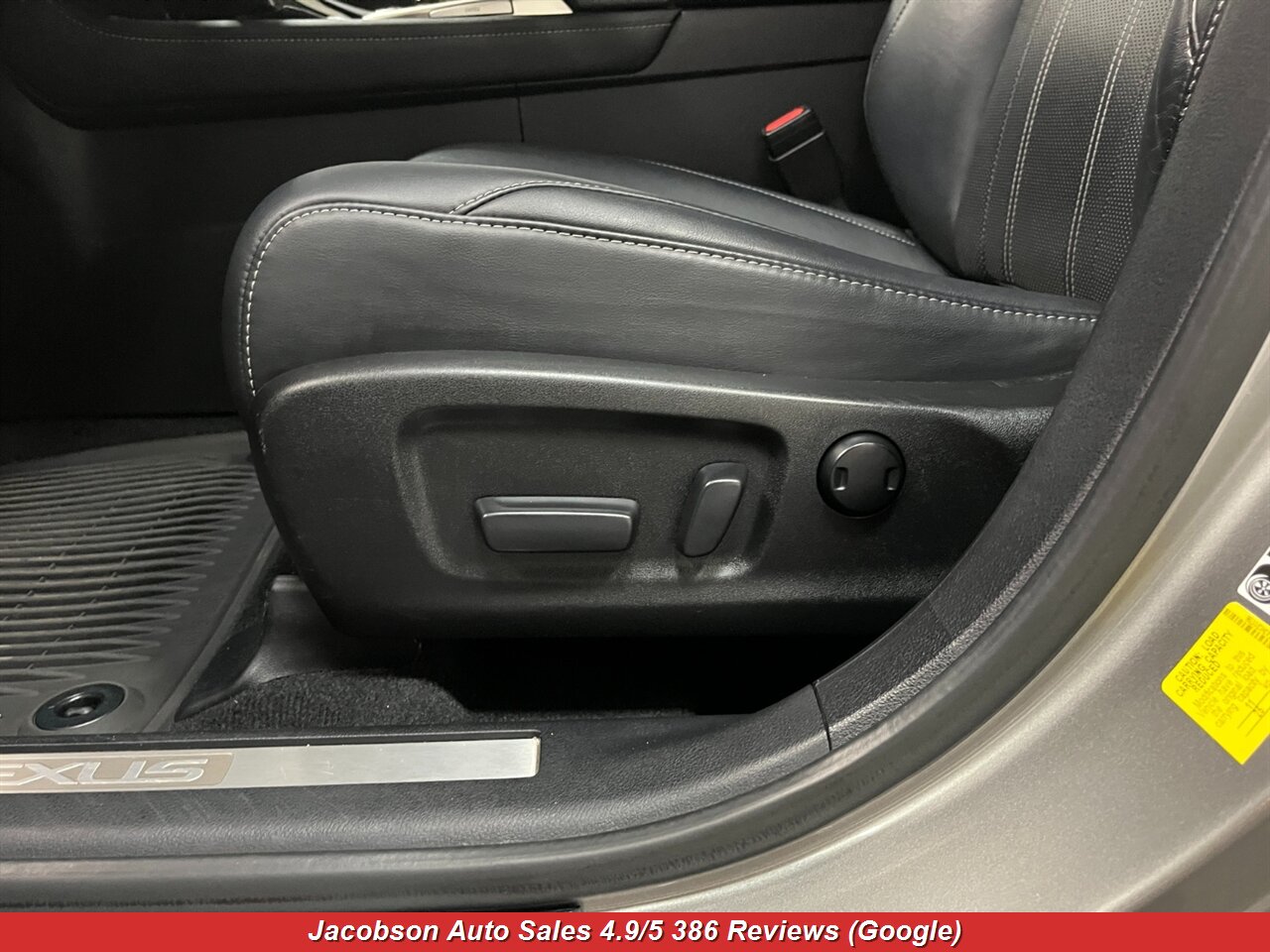 2017 Lexus RX 450h AWD - Photo 37 - Oshkosh, WI 54901
