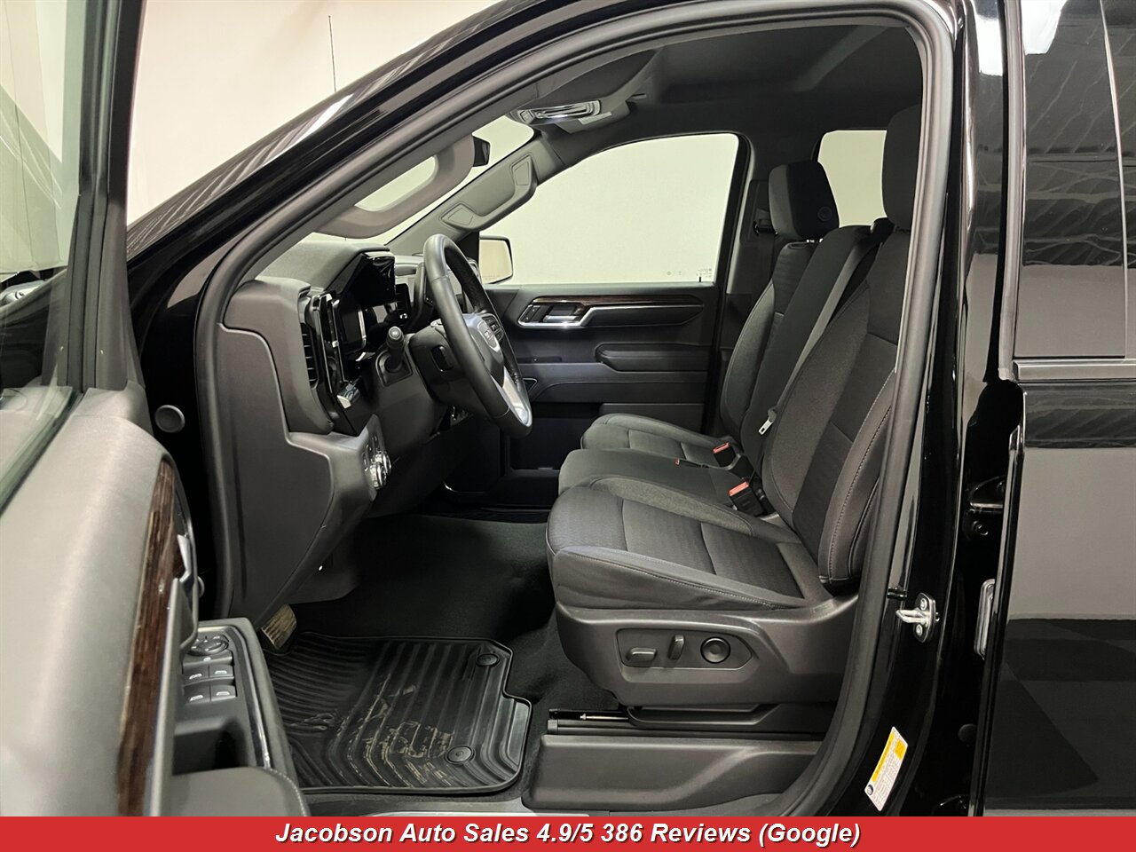 2024 GMC Sierra 1500 Elevation Standard Crew Cab SB 4x4 - Photo 33 - Oshkosh, WI 54901