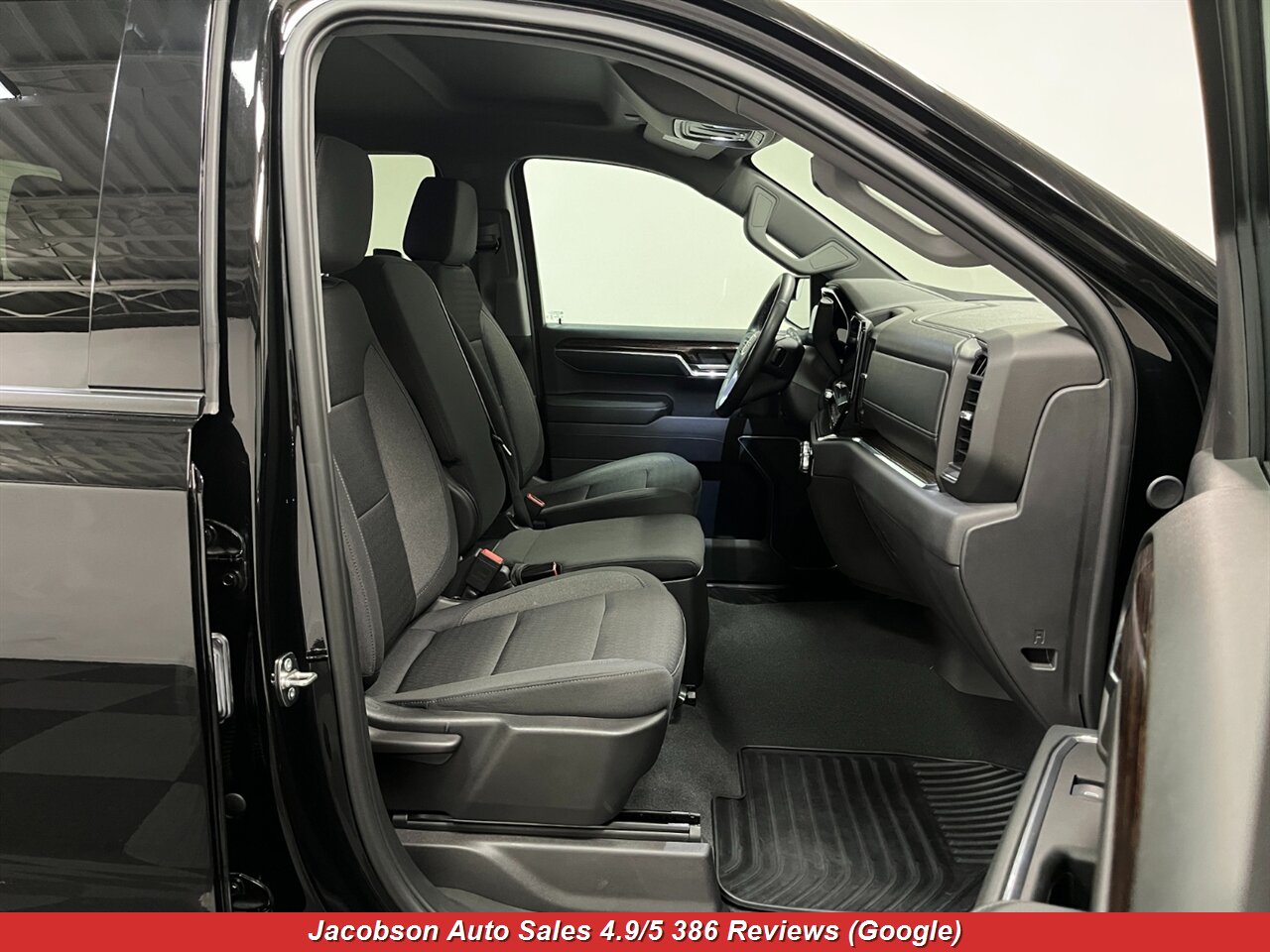 2024 GMC Sierra 1500 Elevation Standard Crew Cab SB 4x4 - Photo 53 - Oshkosh, WI 54901