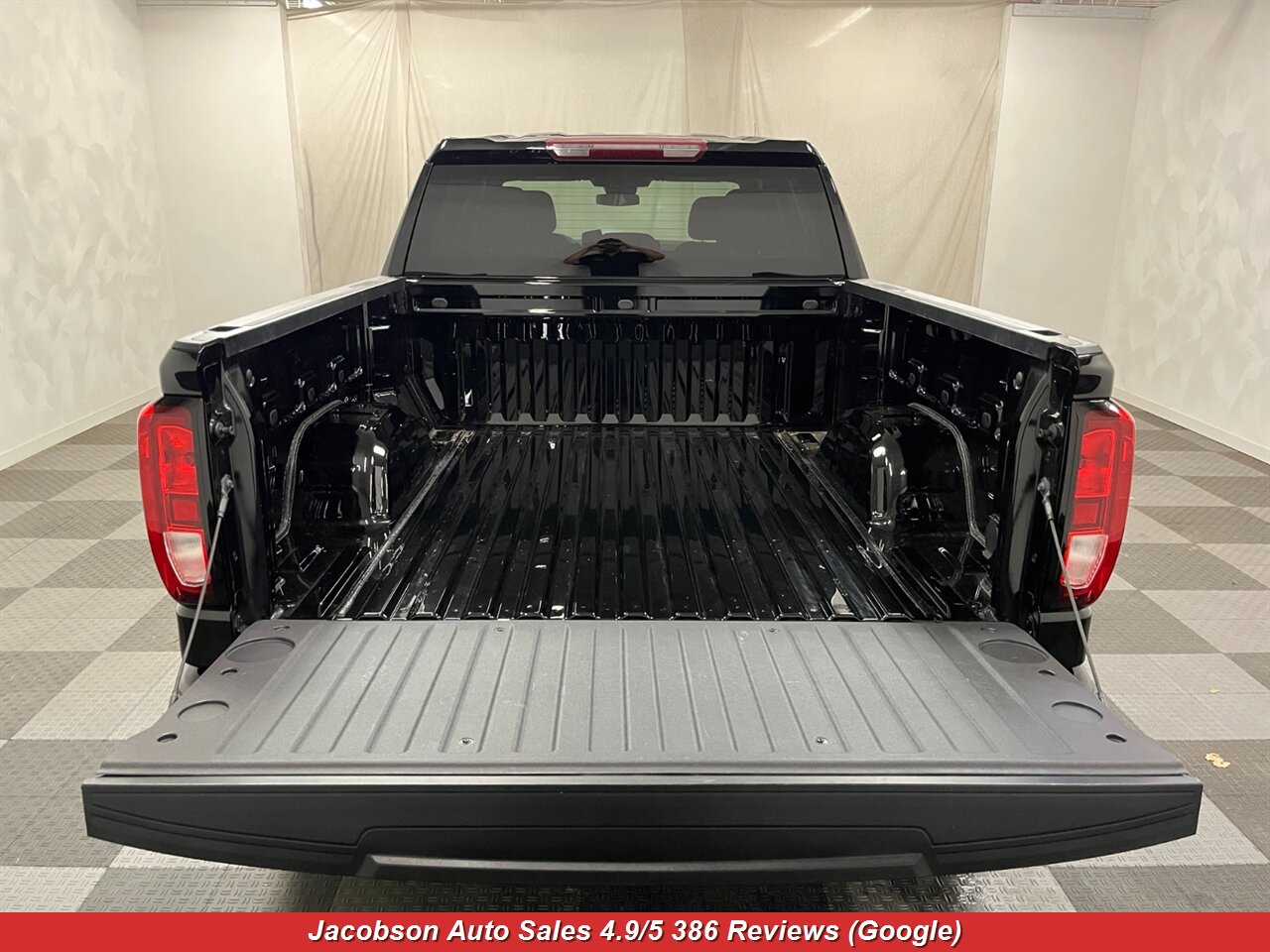 2024 GMC Sierra 1500 Elevation Standard Crew Cab SB 4x4 - Photo 47 - Oshkosh, WI 54901