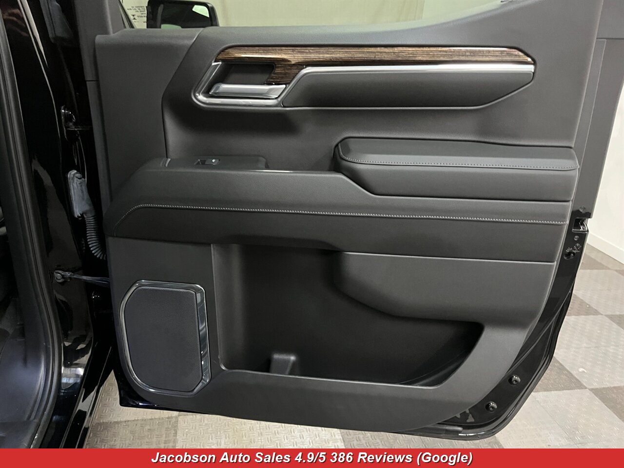 2024 GMC Sierra 1500 Elevation Standard Crew Cab SB 4x4 - Photo 49 - Oshkosh, WI 54901