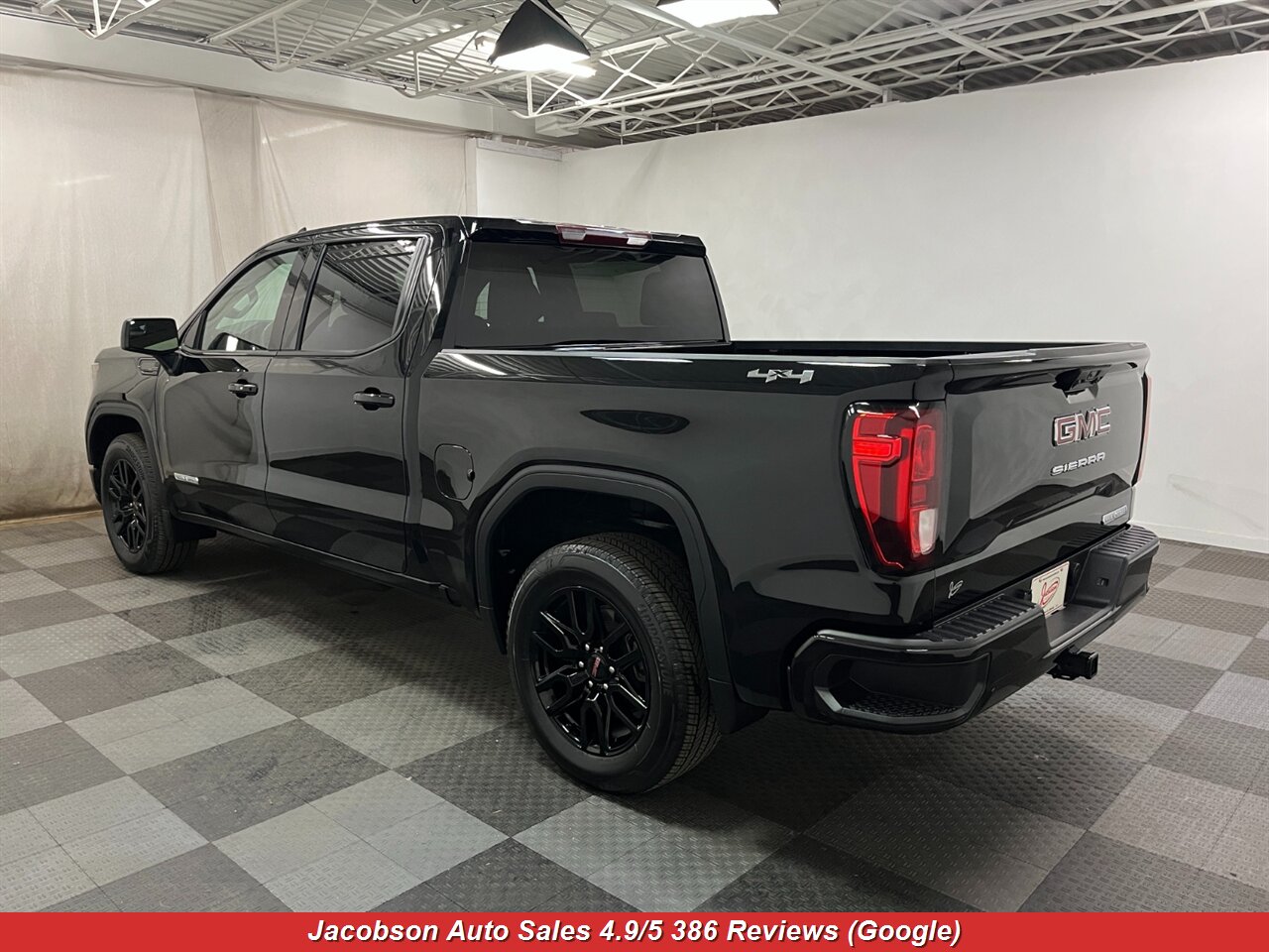2024 GMC Sierra 1500 Elevation Standard Crew Cab SB 4x4 - Photo 42 - Oshkosh, WI 54901