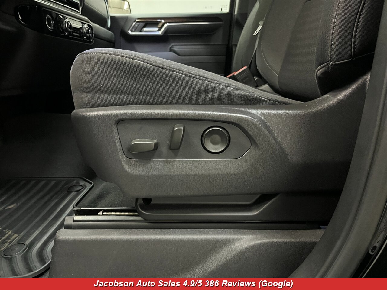 2024 GMC Sierra 1500 Elevation Standard Crew Cab SB 4x4 - Photo 32 - Oshkosh, WI 54901