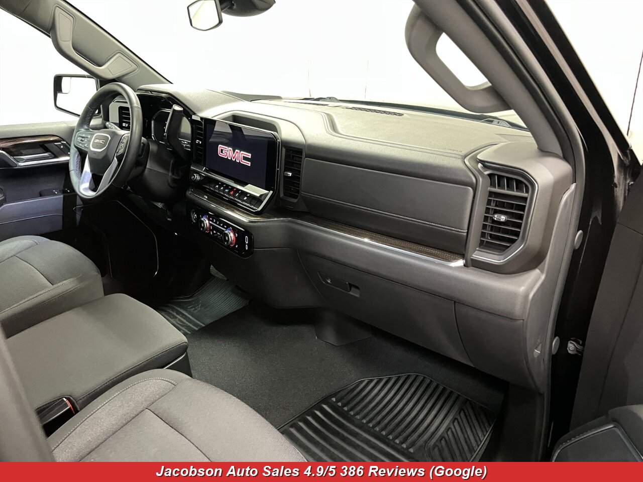 2024 GMC Sierra 1500 Elevation Standard Crew Cab SB 4x4 - Photo 65 - Oshkosh, WI 54901