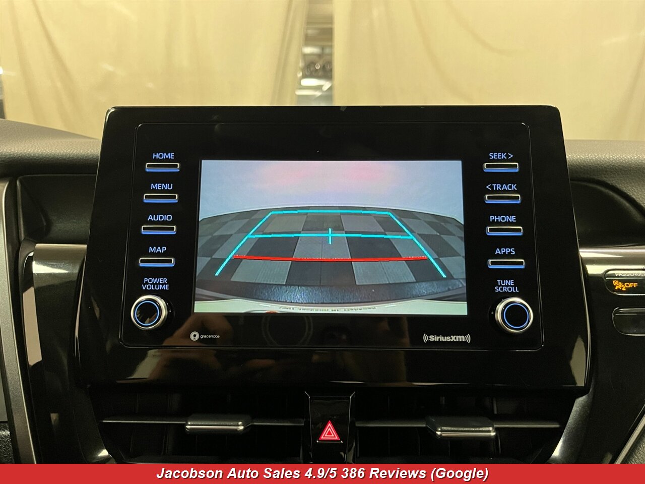 2024 Toyota Camry SE - Photo 15 - Oshkosh, WI 54901