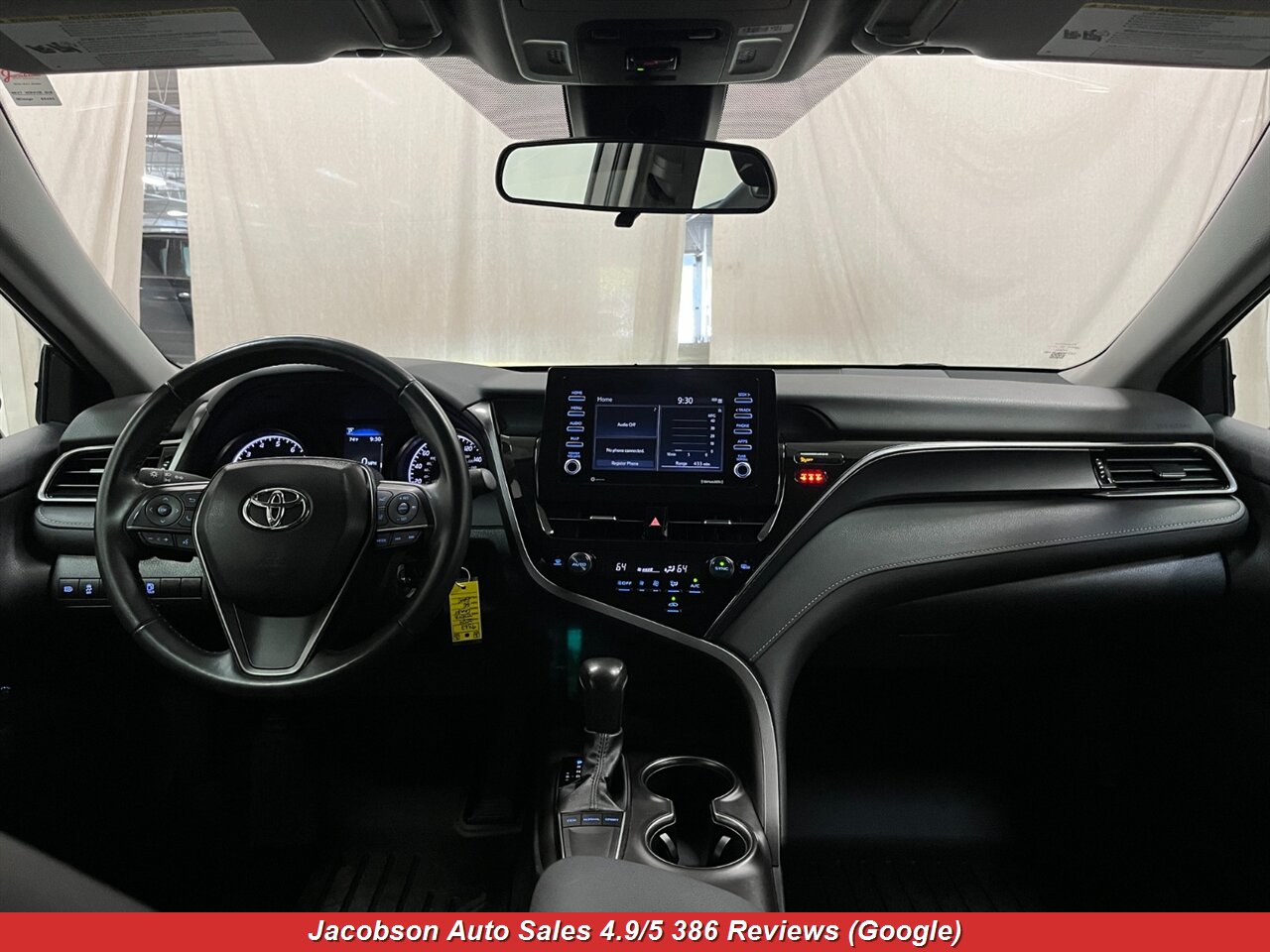 2024 Toyota Camry SE - Photo 14 - Oshkosh, WI 54901