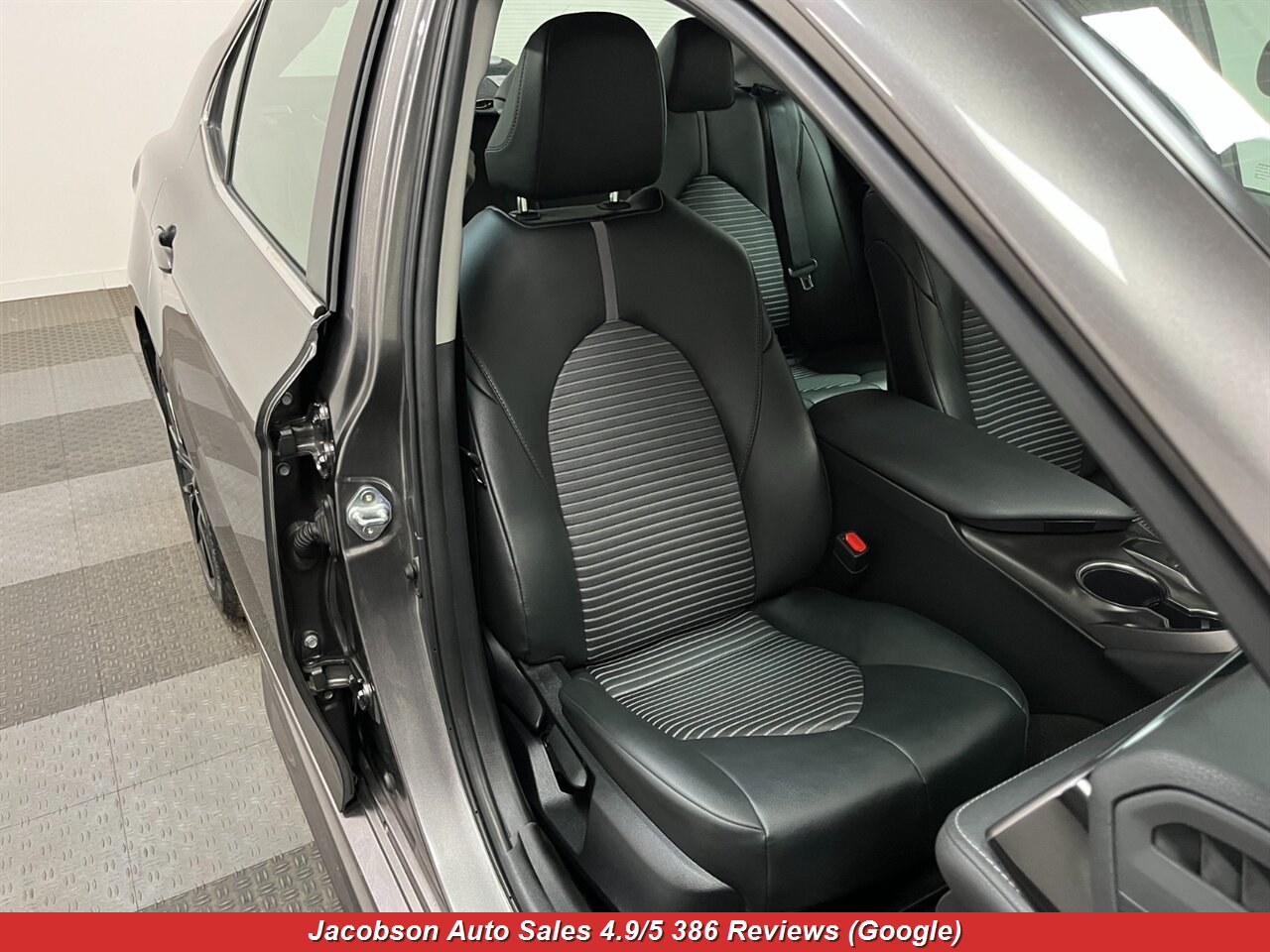 2024 Toyota Camry SE - Photo 36 - Oshkosh, WI 54901
