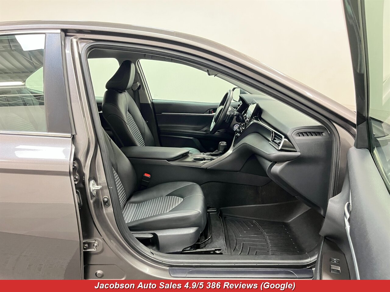 2024 Toyota Camry SE - Photo 37 - Oshkosh, WI 54901