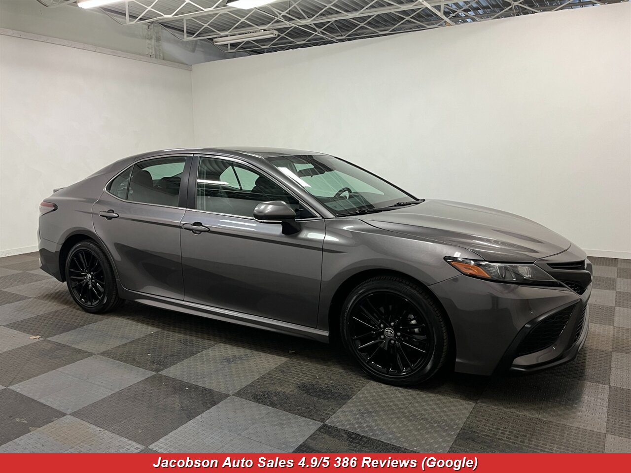 2024 Toyota Camry SE - Photo 3 - Oshkosh, WI 54901