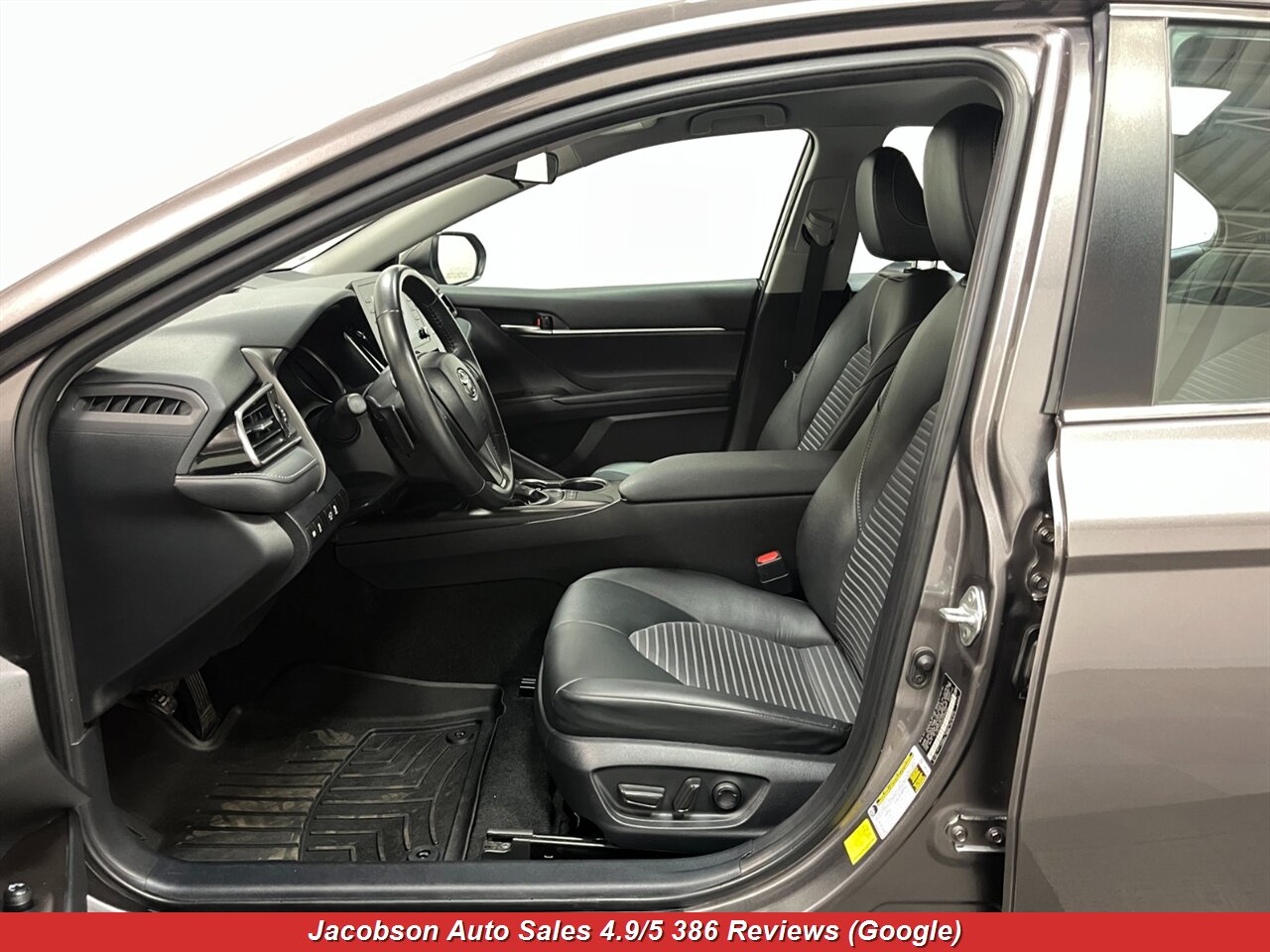 2024 Toyota Camry SE - Photo 27 - Oshkosh, WI 54901