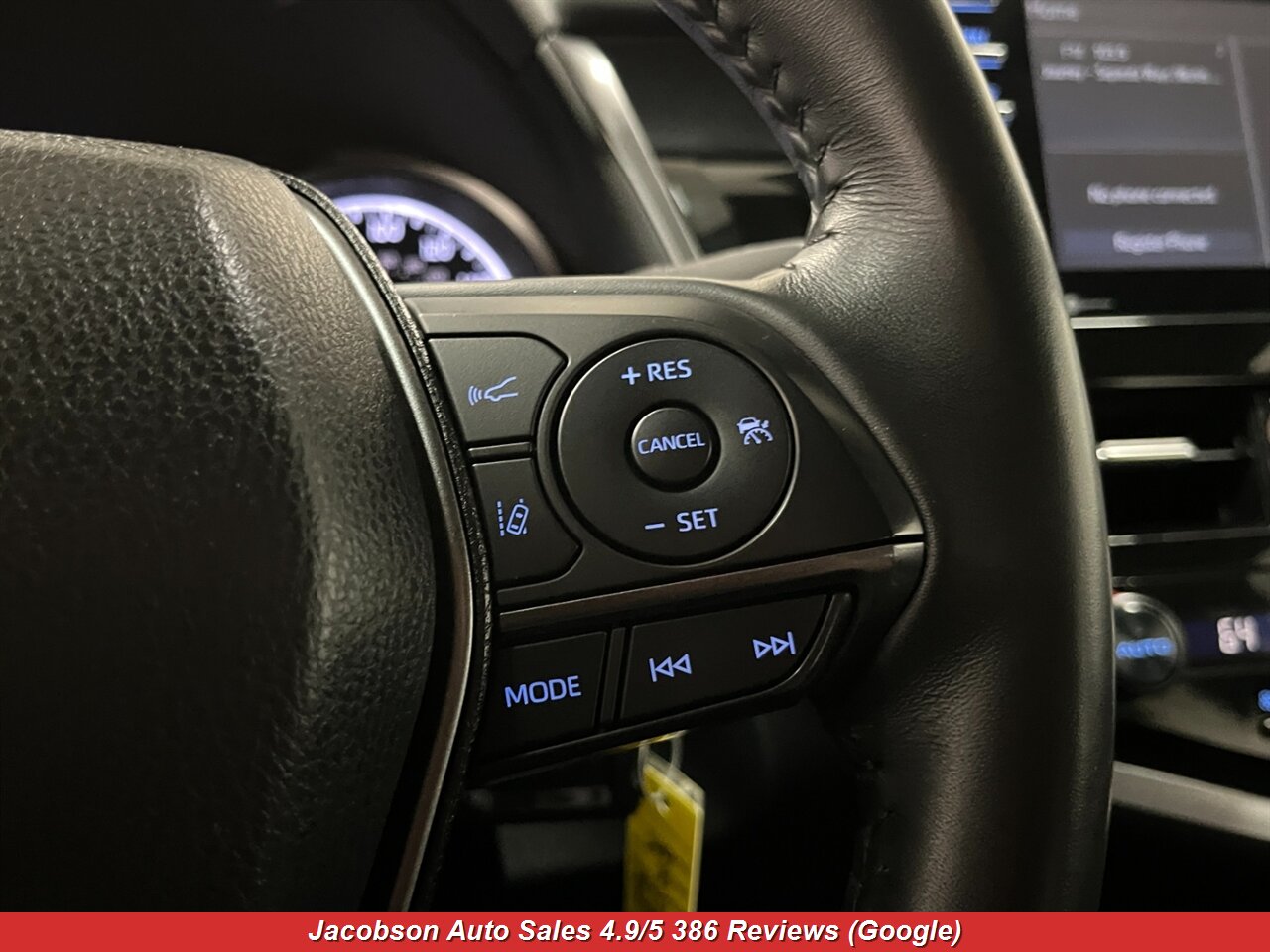 2024 Toyota Camry SE - Photo 12 - Oshkosh, WI 54901