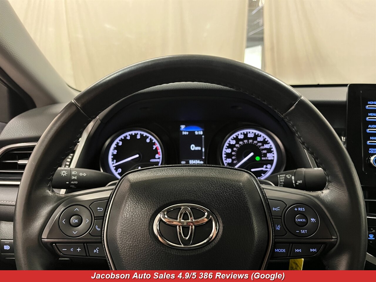 2024 Toyota Camry SE - Photo 10 - Oshkosh, WI 54901