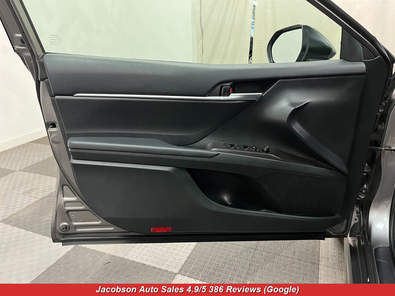 2024 Toyota Camry SE - Photo 24 - Oshkosh, WI 54901
