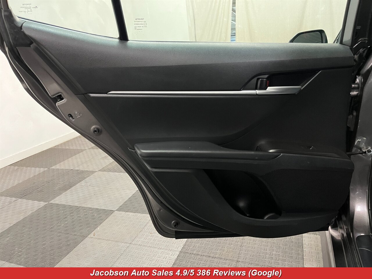 2024 Toyota Camry SE - Photo 29 - Oshkosh, WI 54901