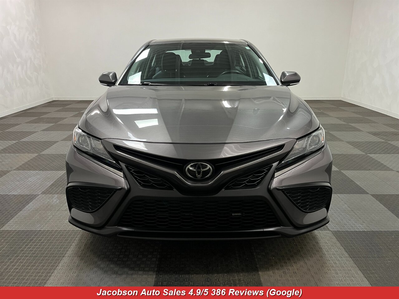 2024 Toyota Camry SE - Photo 2 - Oshkosh, WI 54901