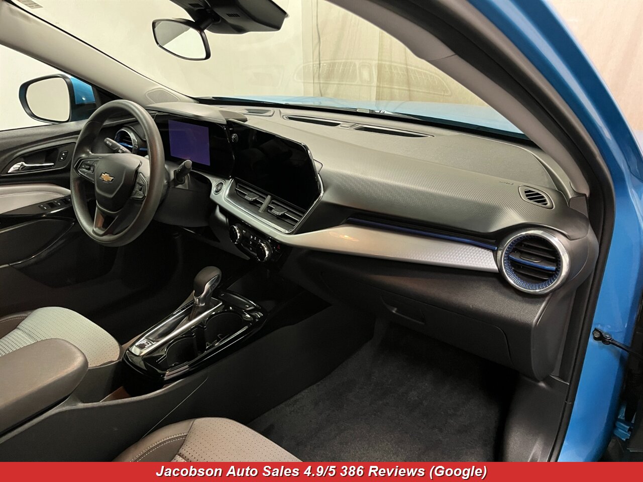 2025 Chevrolet Trax LT - Photo 40 - Oshkosh, WI 54901
