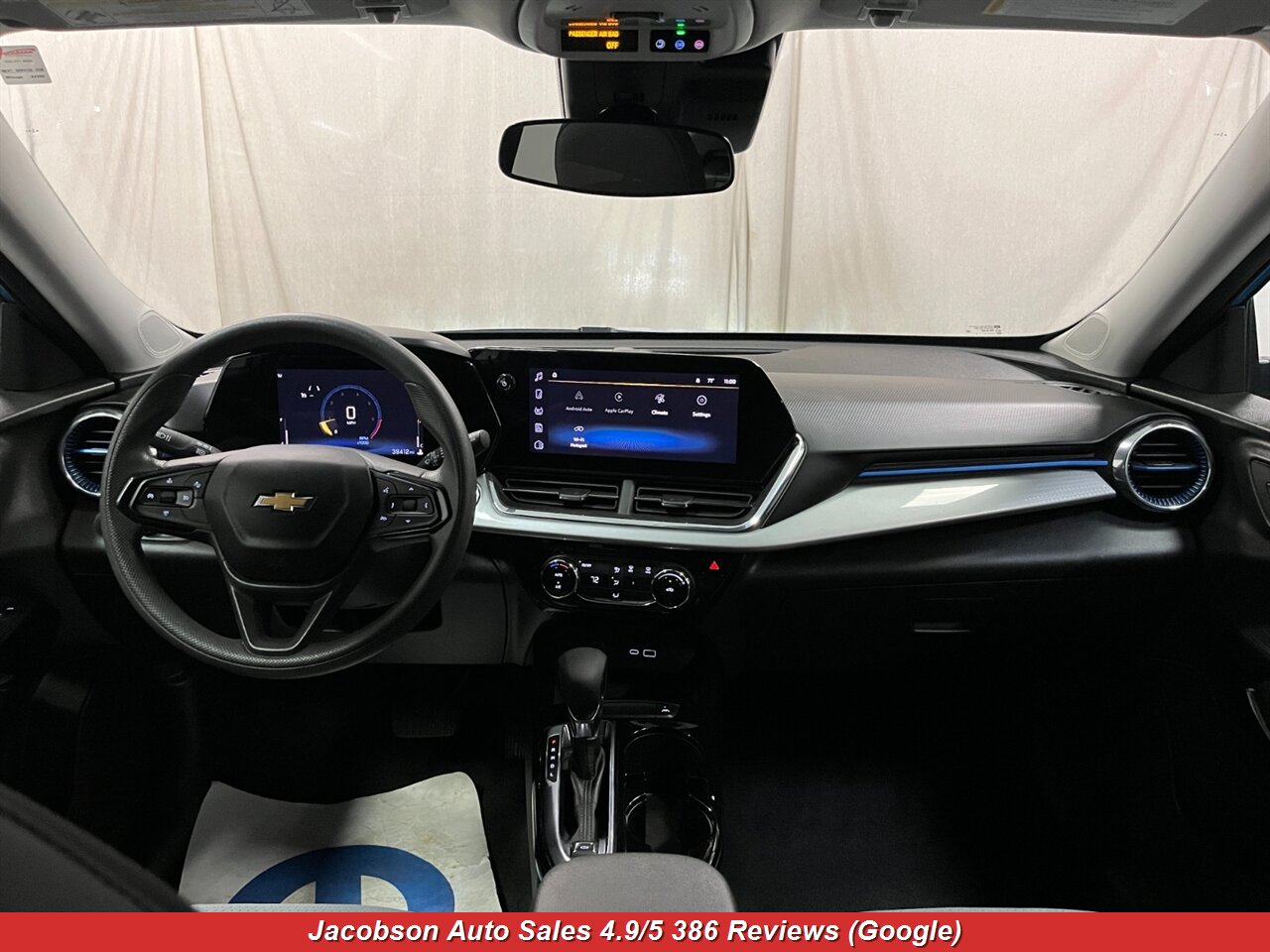 2025 Chevrolet Trax LT - Photo 15 - Oshkosh, WI 54901