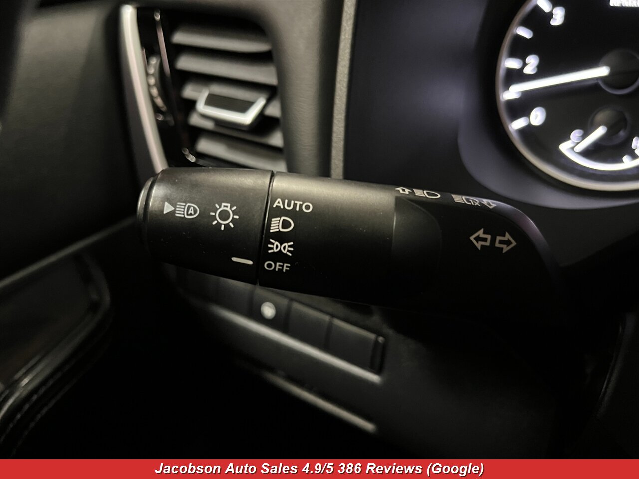 2023 Nissan Rogue SL AWD - Photo 5 - Oshkosh, WI 54901