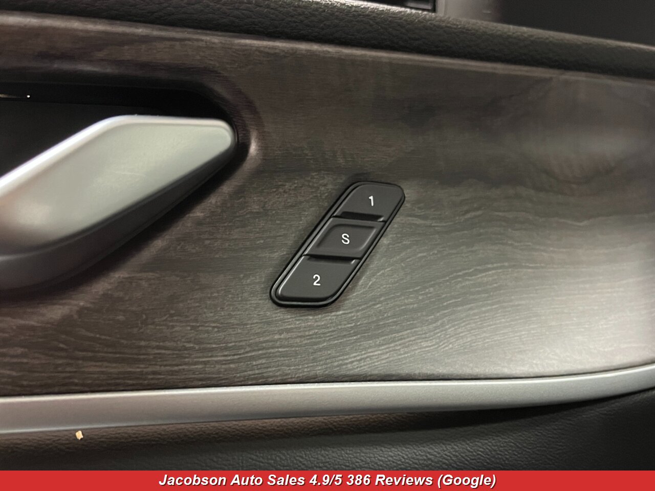 2023 Jeep Grand Cherokee Limited 4x4 - Photo 31 - Oshkosh, WI 54901