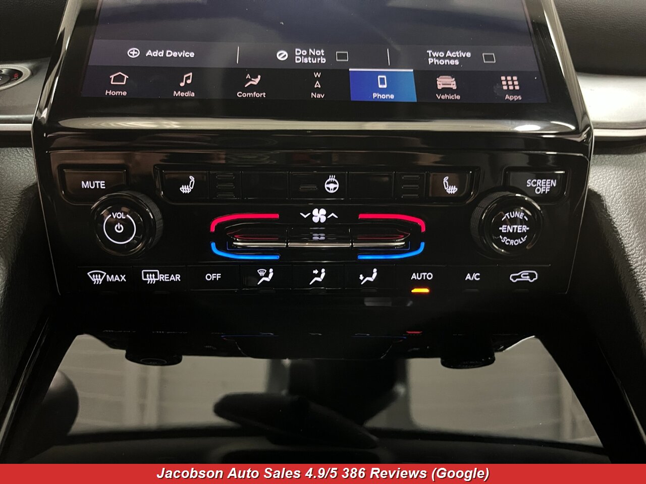 2023 Jeep Grand Cherokee Limited 4x4 - Photo 20 - Oshkosh, WI 54901