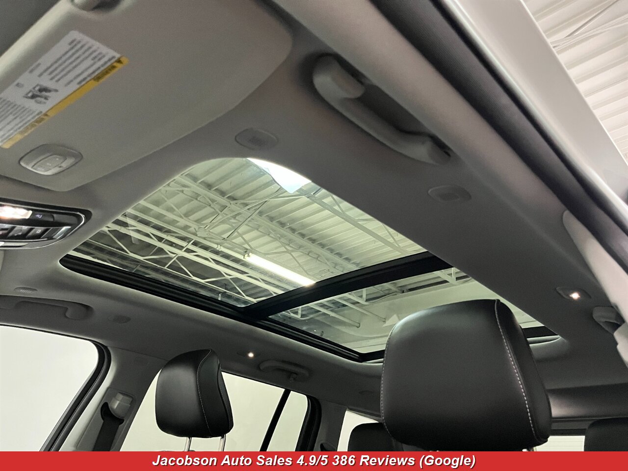 2023 Jeep Grand Cherokee Limited 4x4 - Photo 28 - Oshkosh, WI 54901
