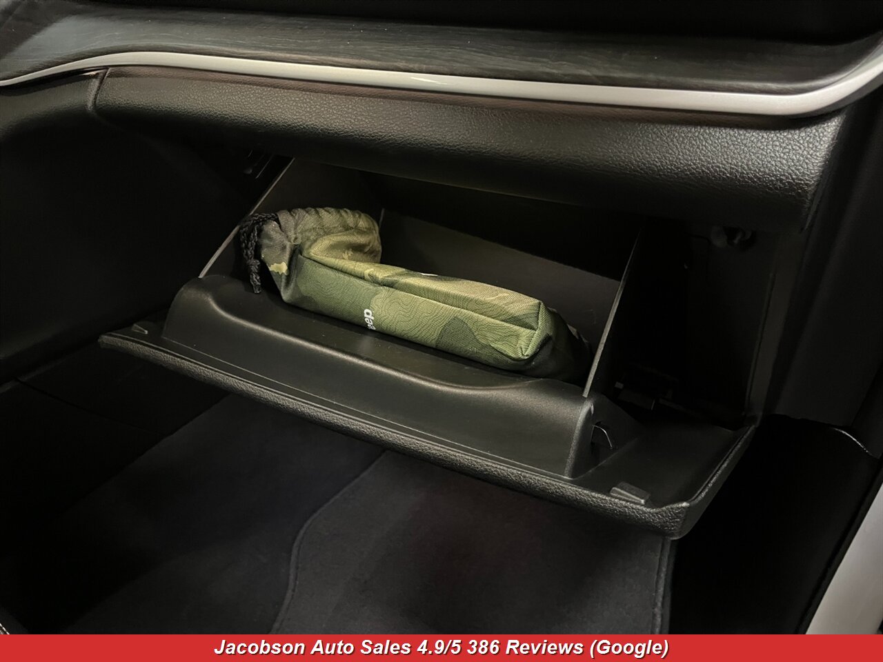 2023 Jeep Grand Cherokee Limited 4x4 - Photo 48 - Oshkosh, WI 54901