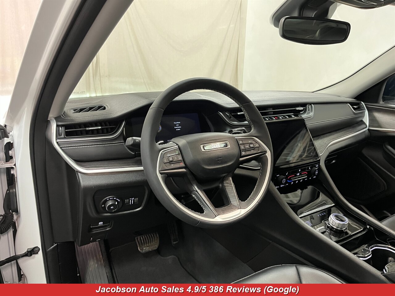 2023 Jeep Grand Cherokee Limited 4x4 - Photo 5 - Oshkosh, WI 54901