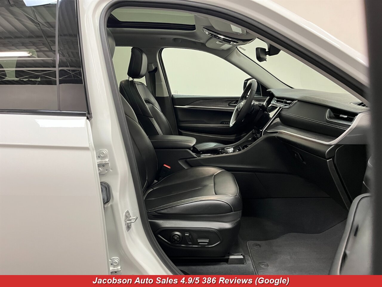 2023 Jeep Grand Cherokee Limited 4x4 - Photo 45 - Oshkosh, WI 54901