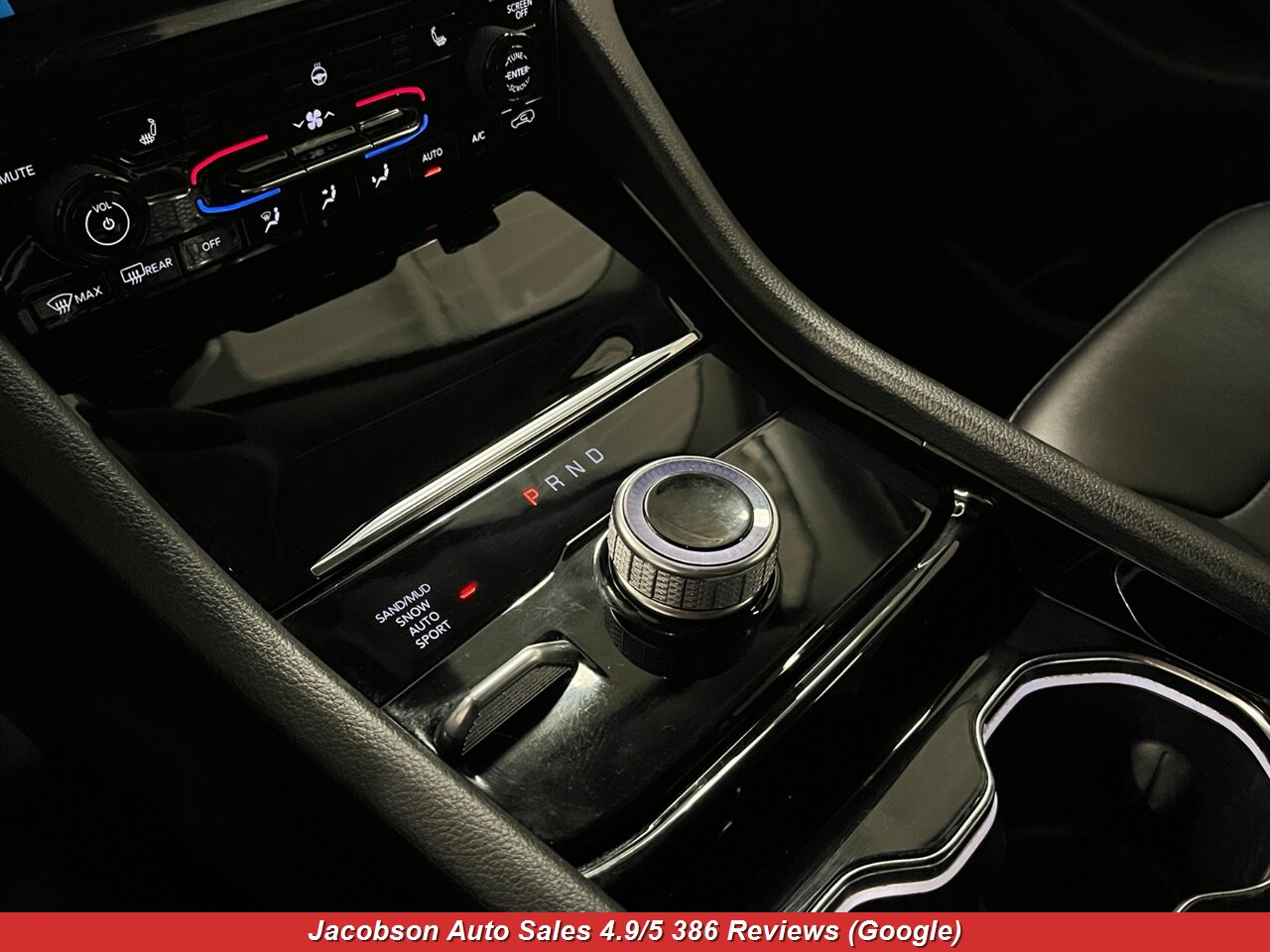 2023 Jeep Grand Cherokee Limited 4x4 - Photo 24 - Oshkosh, WI 54901