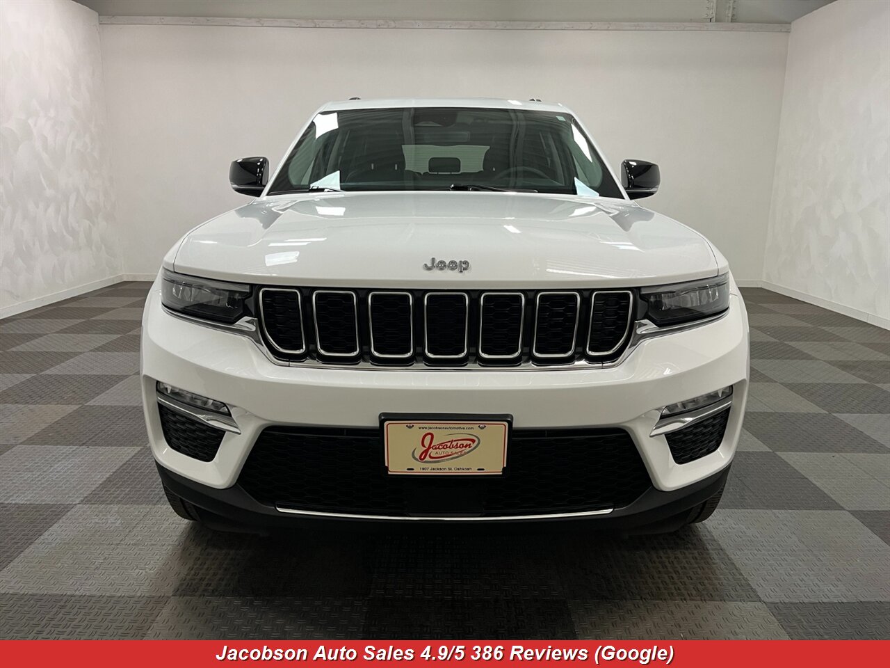 2023 Jeep Grand Cherokee Limited 4x4 - Photo 2 - Oshkosh, WI 54901