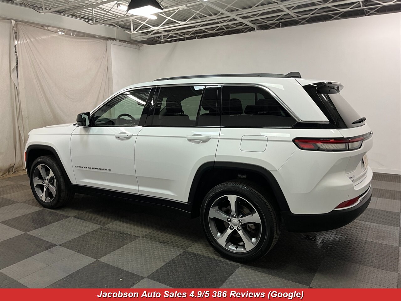 2023 Jeep Grand Cherokee Limited 4x4 - Photo 54 - Oshkosh, WI 54901