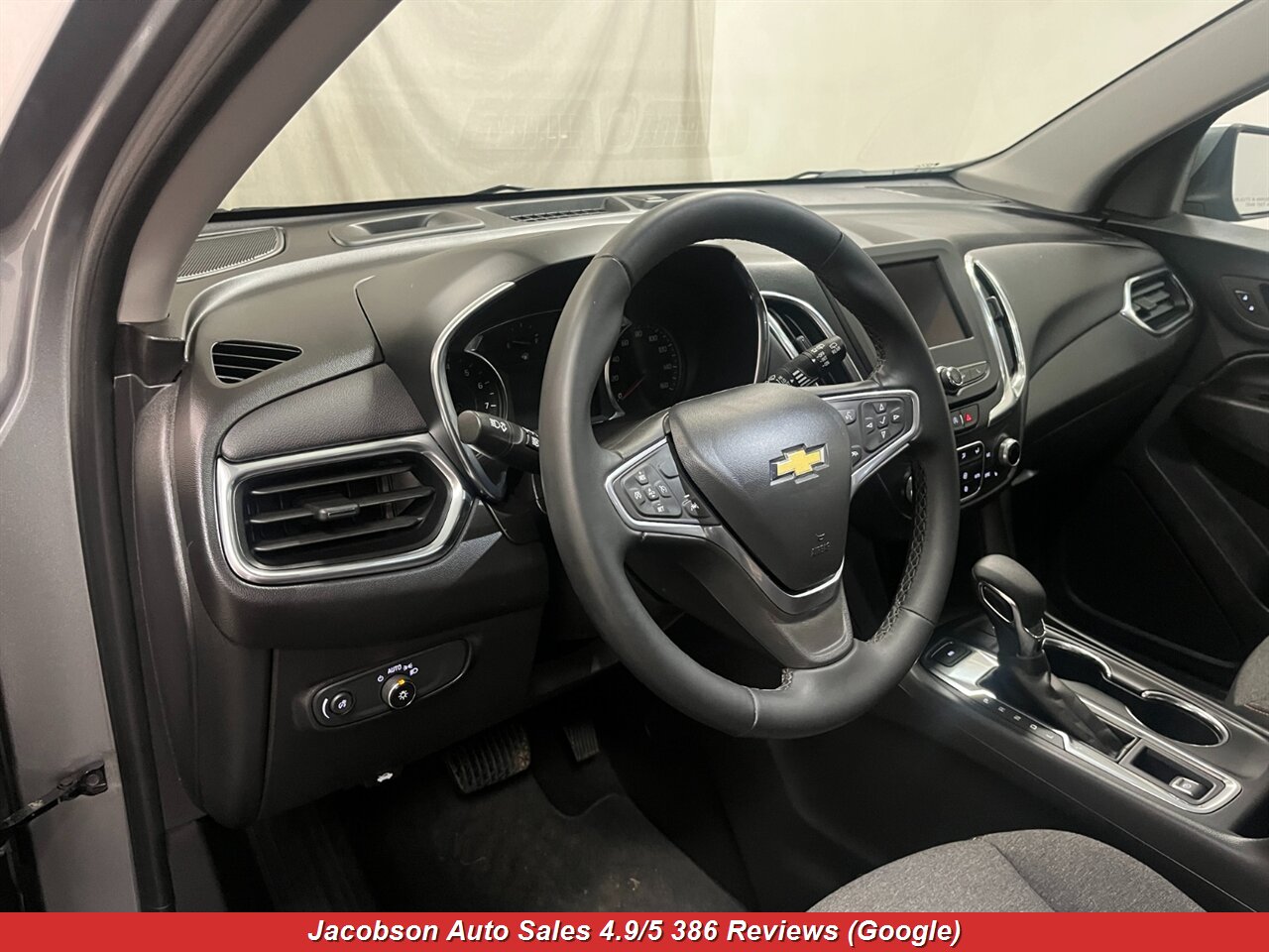 2023 Chevrolet Equinox LT 4x4 - Photo 5 - Oshkosh, WI 54901