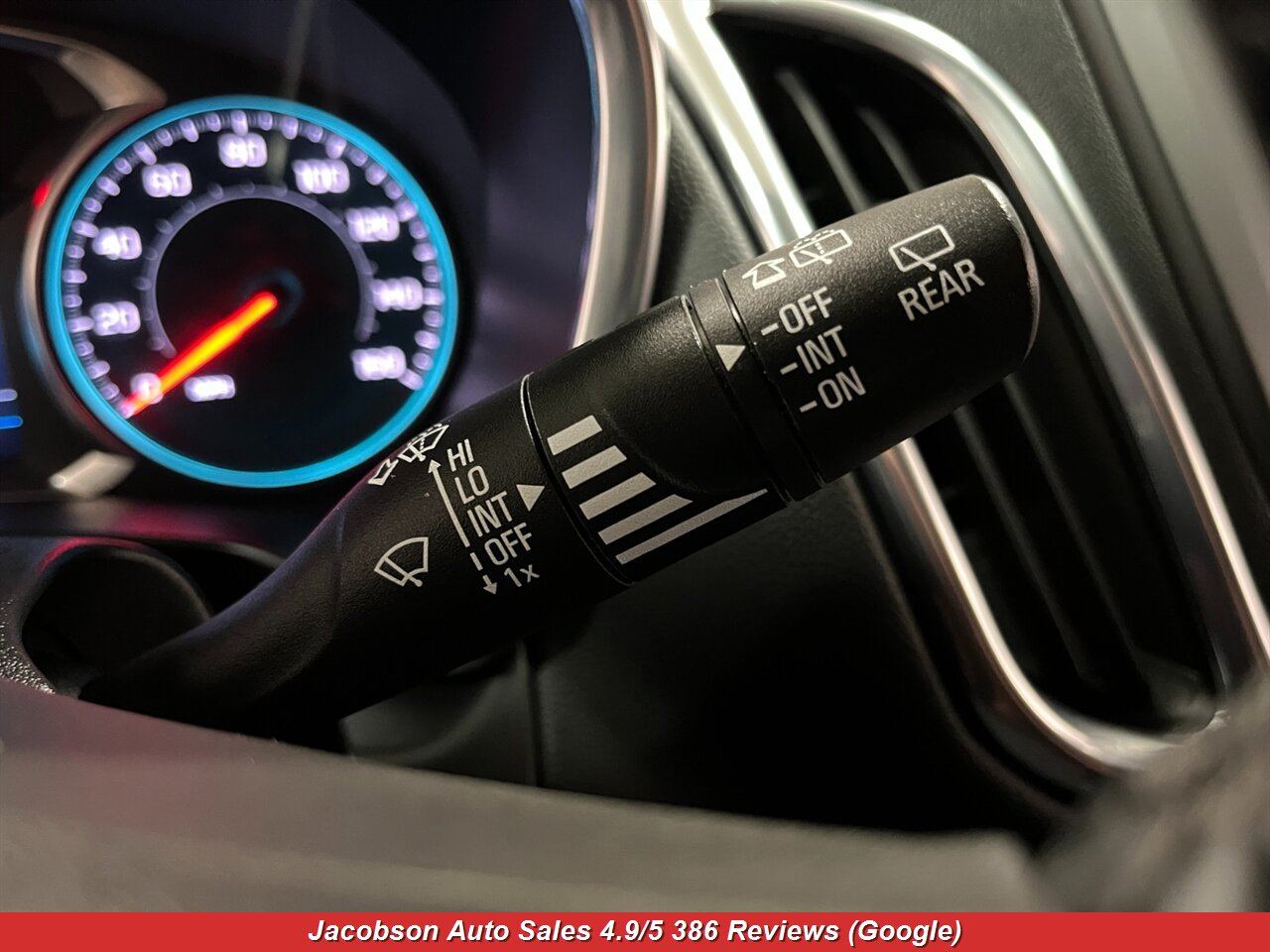 2023 Chevrolet Equinox LT 4x4 - Photo 14 - Oshkosh, WI 54901