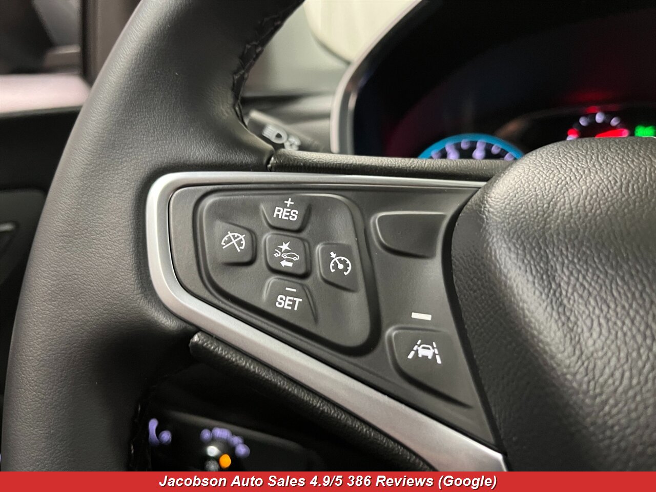 2023 Chevrolet Equinox LT 4x4 - Photo 9 - Oshkosh, WI 54901